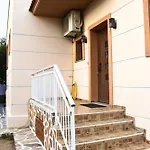 Vrysaki Апартаменты *