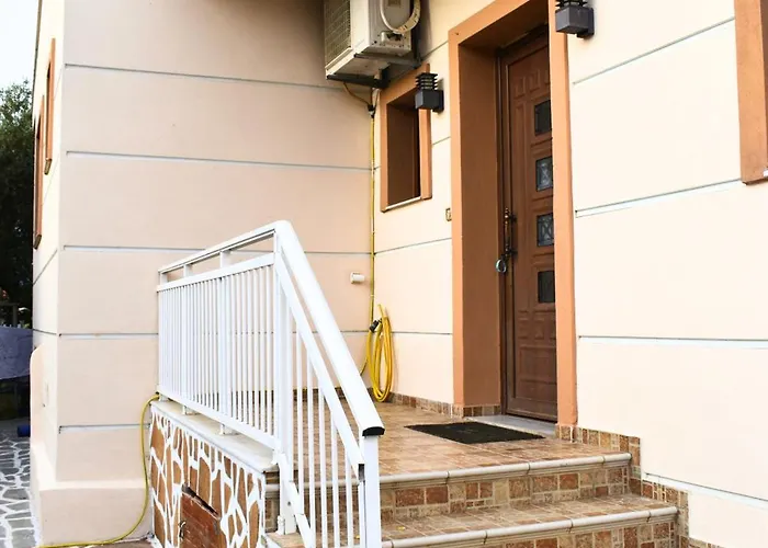 Vrysaki Apartament *